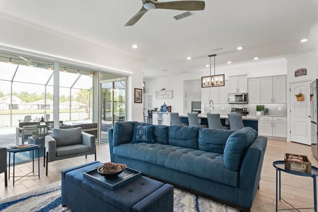 For Sale: $729,000 (4 beds, 3 baths, 2798 Square Feet)