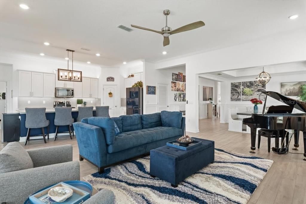 For Sale: $729,000 (4 beds, 3 baths, 2798 Square Feet)