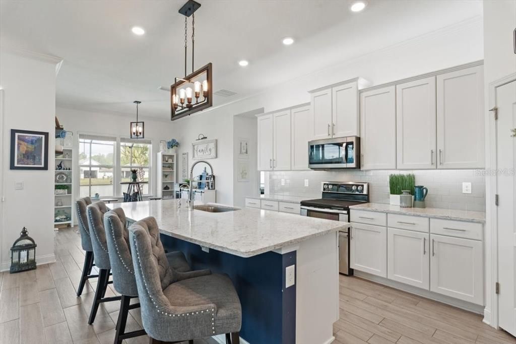 For Sale: $729,000 (4 beds, 3 baths, 2798 Square Feet)
