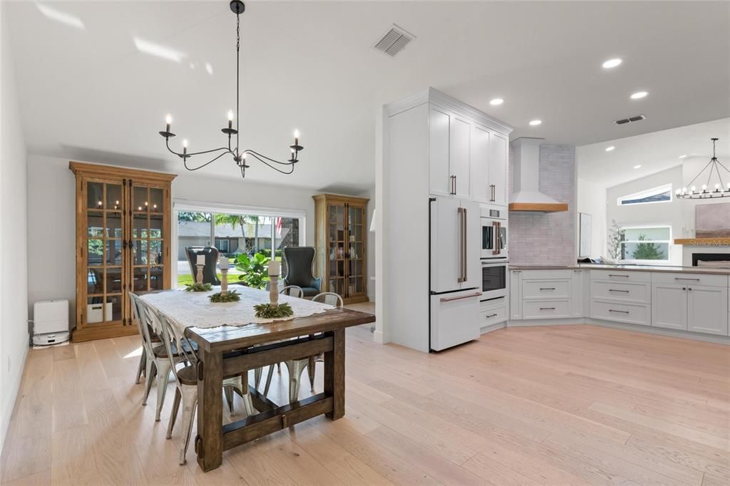 Activo con contrato: $750,000 (4 camas, 2 baños, 2212 Pies cuadrados)