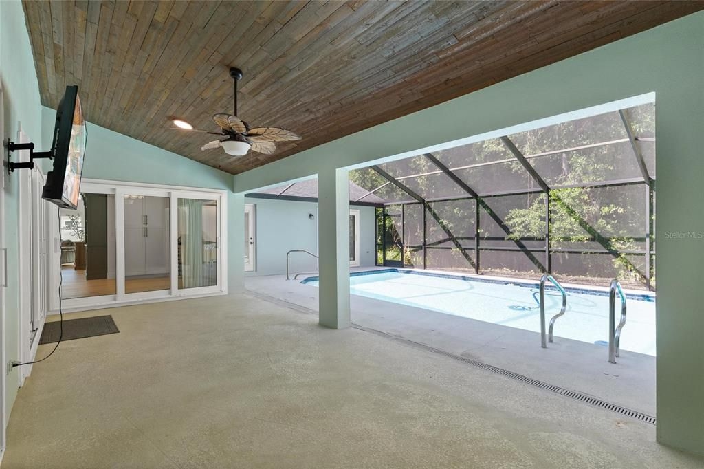 Activo con contrato: $750,000 (4 camas, 2 baños, 2212 Pies cuadrados)