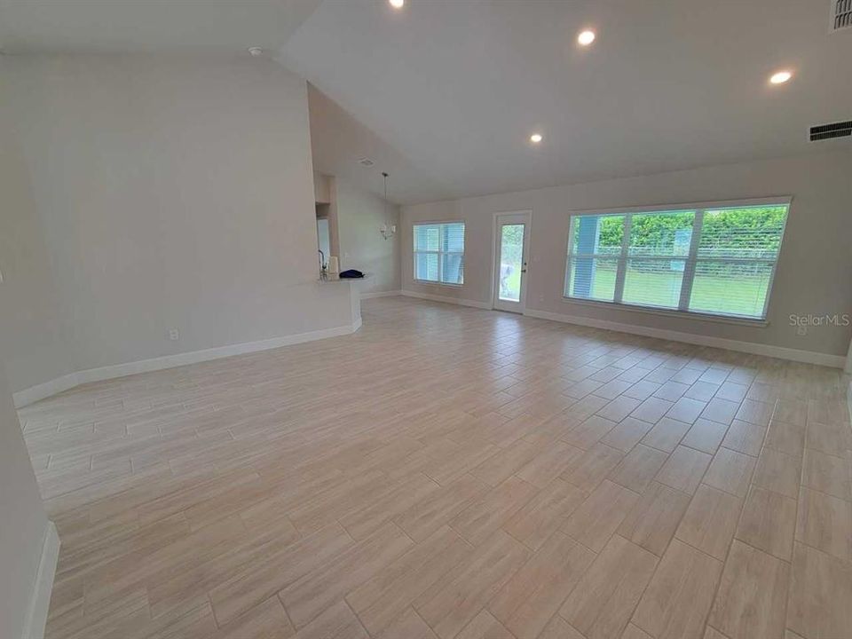 Active With Contract: $347,250 (4 beds, 2 baths, 2151 Square Feet)