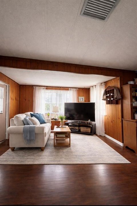 For Sale: $79,000 (2 beds, 2 baths, 859 Square Feet)