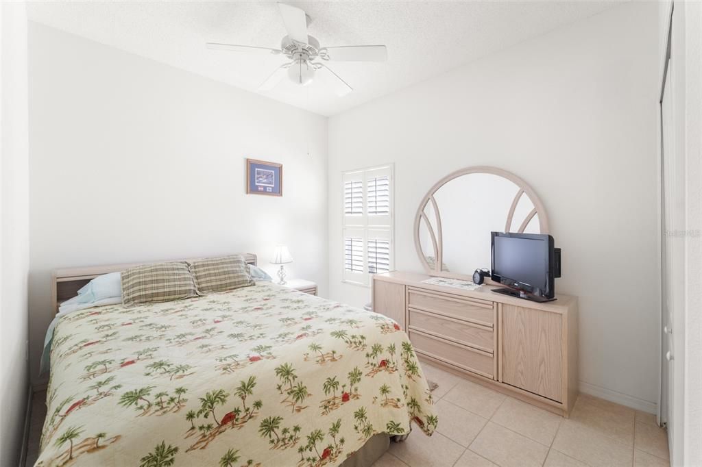Active With Contract: $359,900 (3 beds, 2 baths, 1819 Square Feet)