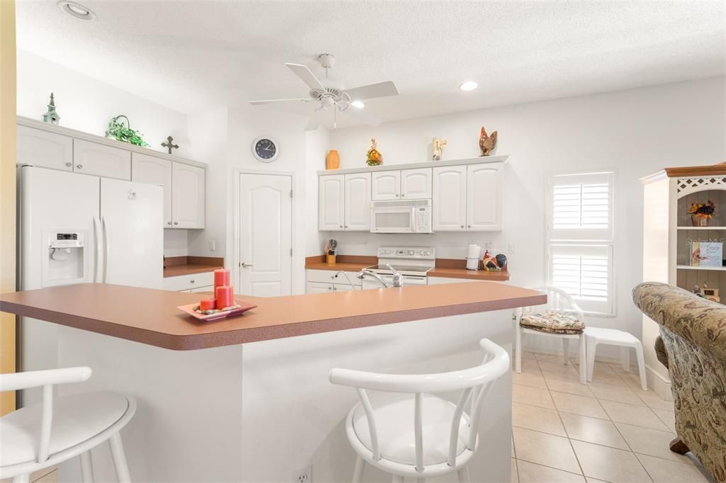Active With Contract: $359,900 (3 beds, 2 baths, 1819 Square Feet)