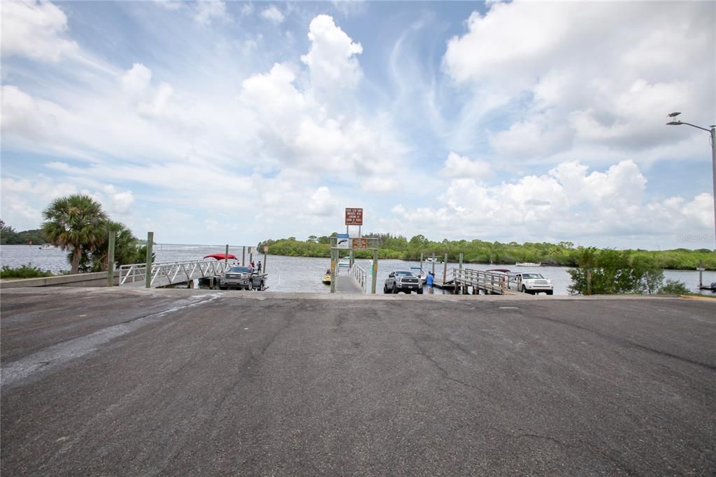 Active With Contract: $359,900 (3 beds, 2 baths, 1819 Square Feet)