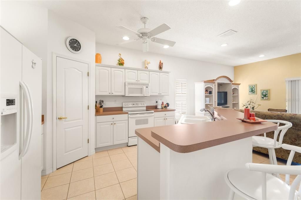 Active With Contract: $359,900 (3 beds, 2 baths, 1819 Square Feet)