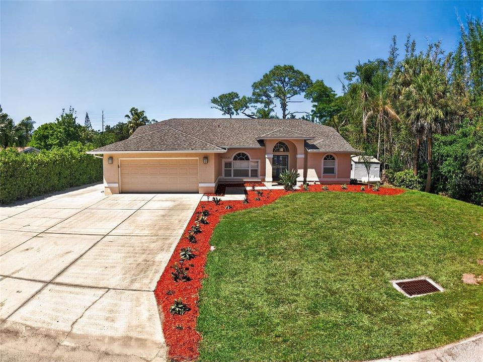 For Sale: $619,000 (3 beds, 2 baths, 1951 Square Feet)