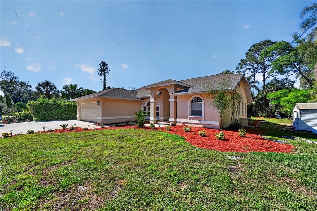 For Sale: $619,000 (3 beds, 2 baths, 1951 Square Feet)