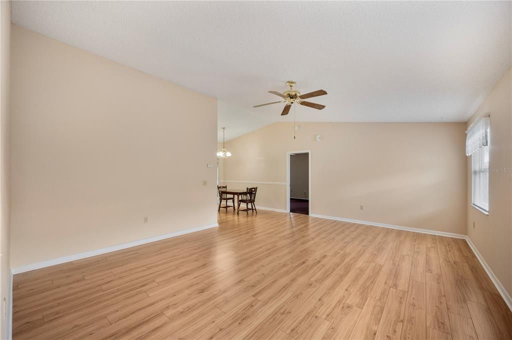 En Venta: $229,900 (2 camas, 2 baños, 1441 Pies cuadrados)