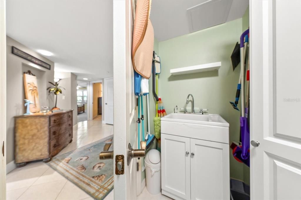 For Sale: $1,595,000 (3 beds, 3 baths, 2275 Square Feet)