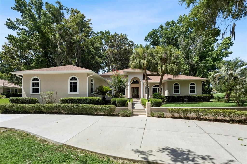 For Sale: $1,174,000 (5 beds, 4 baths, 4427 Square Feet)