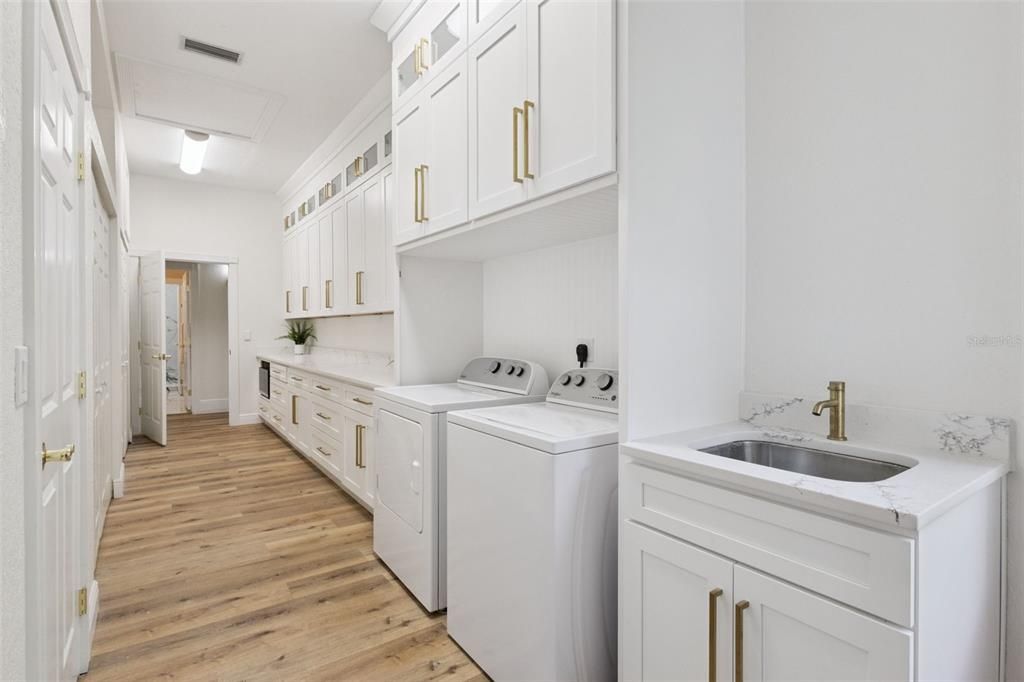 For Sale: $1,174,000 (5 beds, 4 baths, 4427 Square Feet)