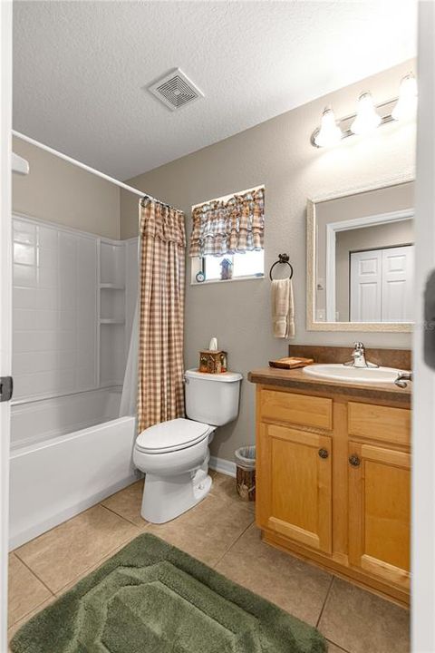 Active With Contract: $274,900 (3 beds, 2 baths, 1573 Square Feet)