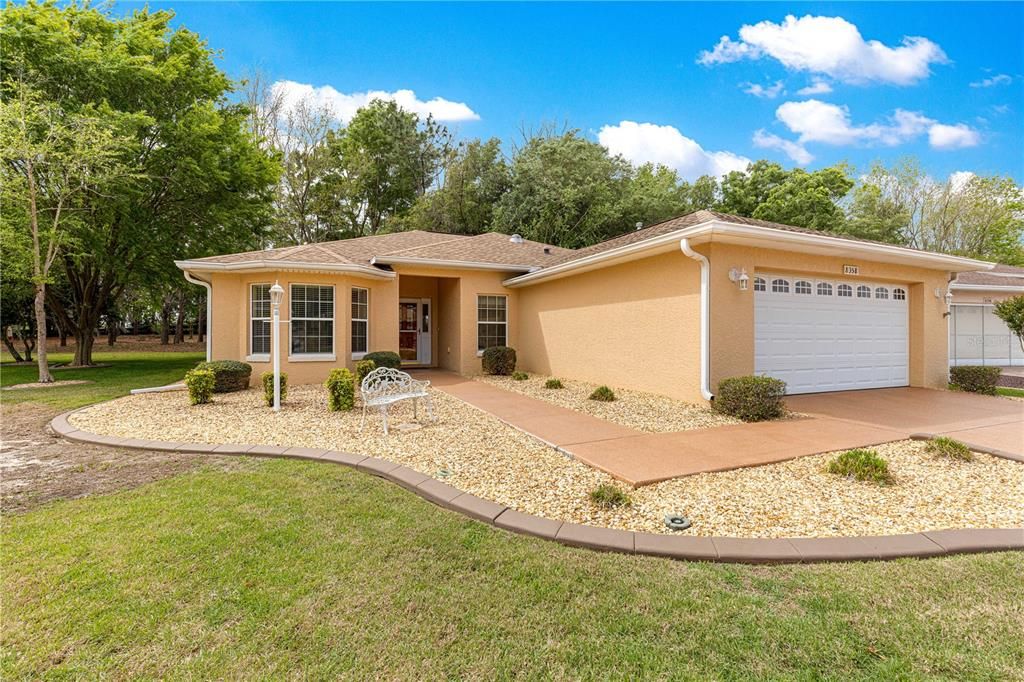Active With Contract: $274,900 (3 beds, 2 baths, 1573 Square Feet)