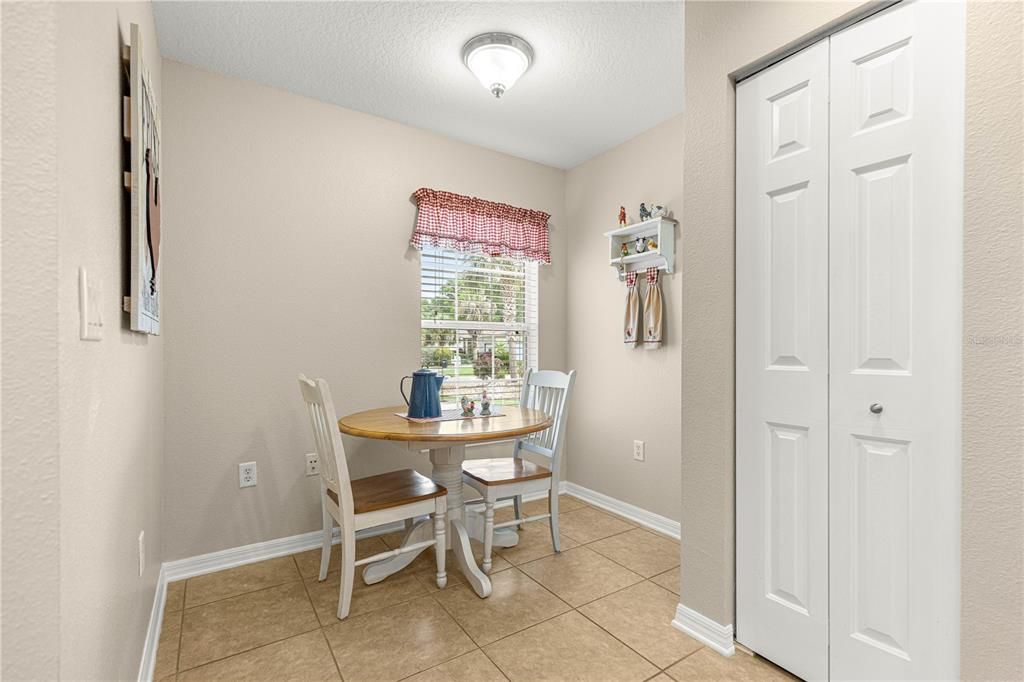 Active With Contract: $274,900 (3 beds, 2 baths, 1573 Square Feet)