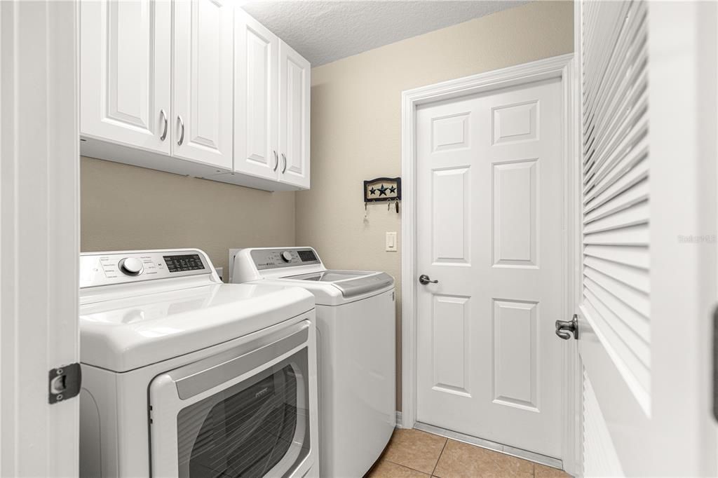 Active With Contract: $274,900 (3 beds, 2 baths, 1573 Square Feet)