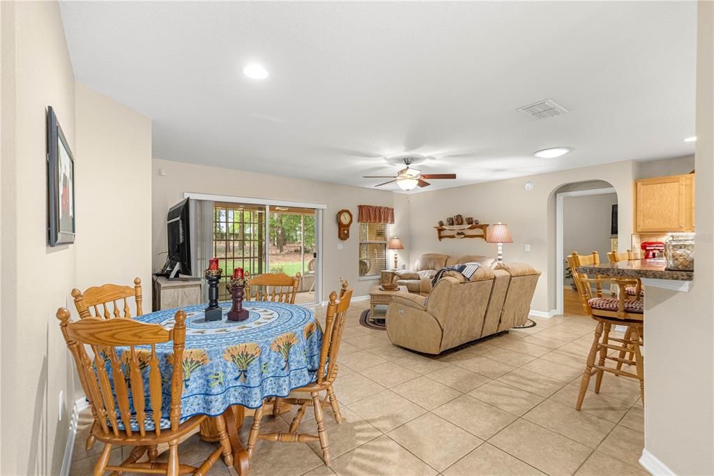 Active With Contract: $274,900 (3 beds, 2 baths, 1573 Square Feet)