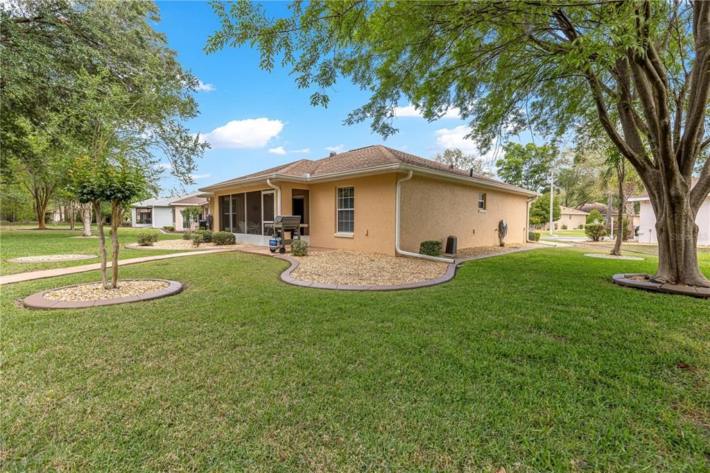 Active With Contract: $274,900 (3 beds, 2 baths, 1573 Square Feet)