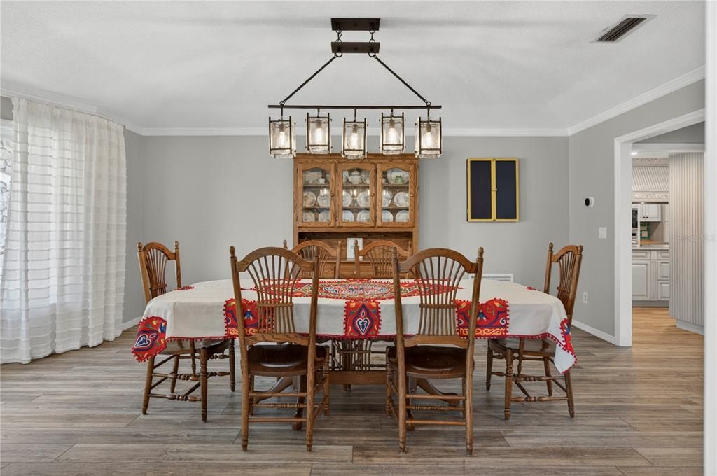 En Venta: $795,000 (5 camas, 4 baños, 3165 Pies cuadrados)