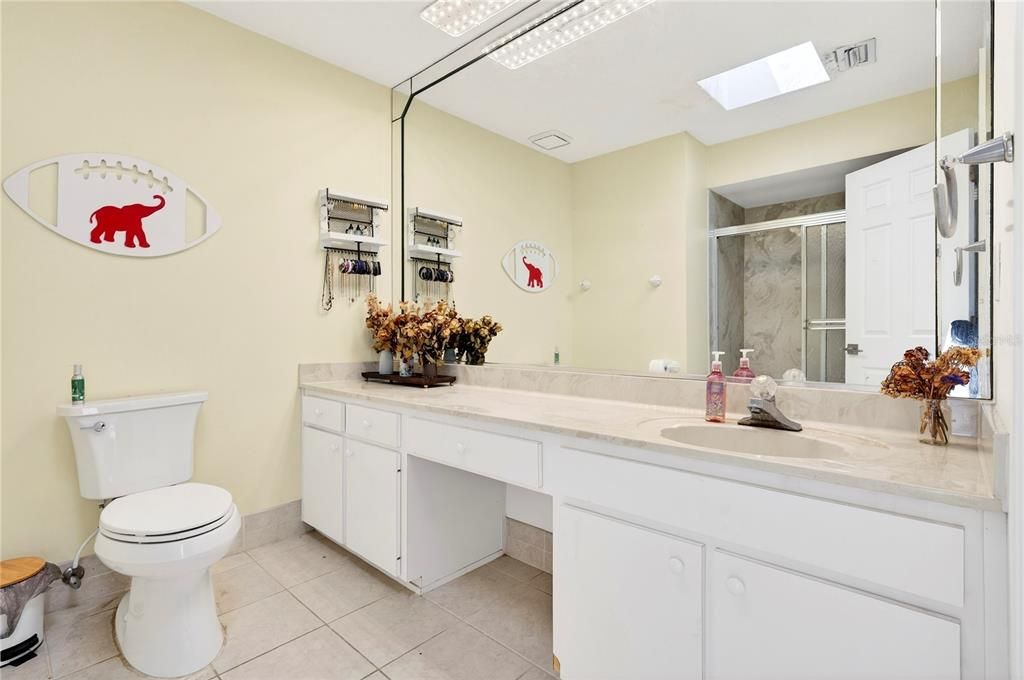 En Venta: $795,000 (5 camas, 4 baños, 3165 Pies cuadrados)
