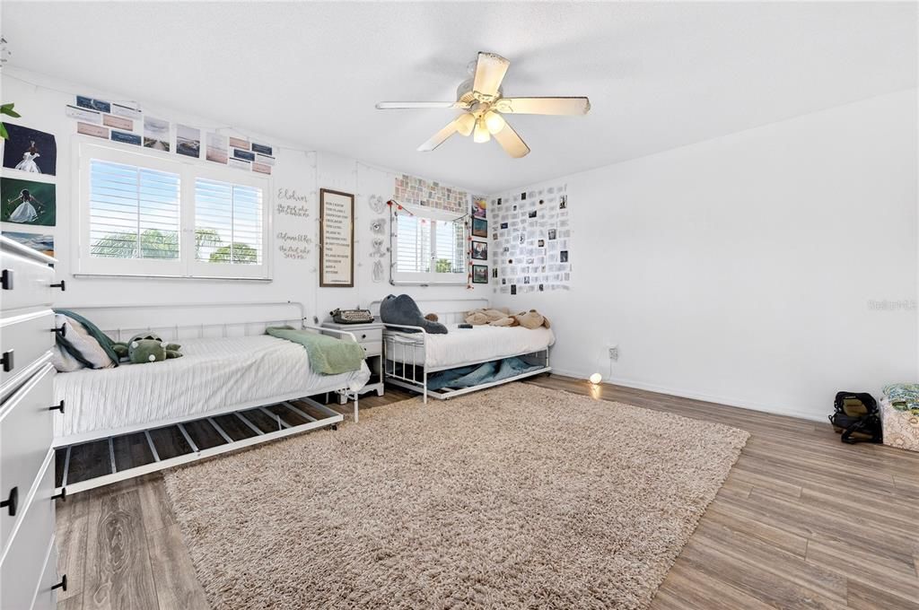 En Venta: $795,000 (5 camas, 4 baños, 3165 Pies cuadrados)