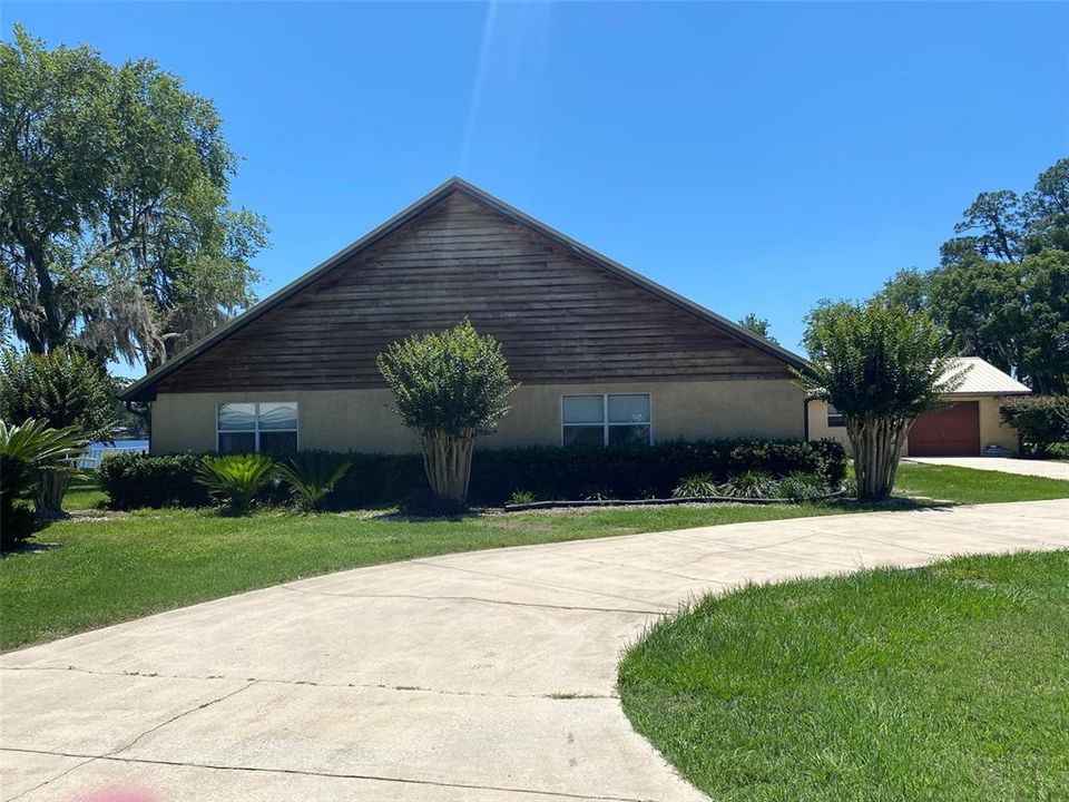 For Sale: $714,900 (4 beds, 2 baths, 3570 Square Feet)