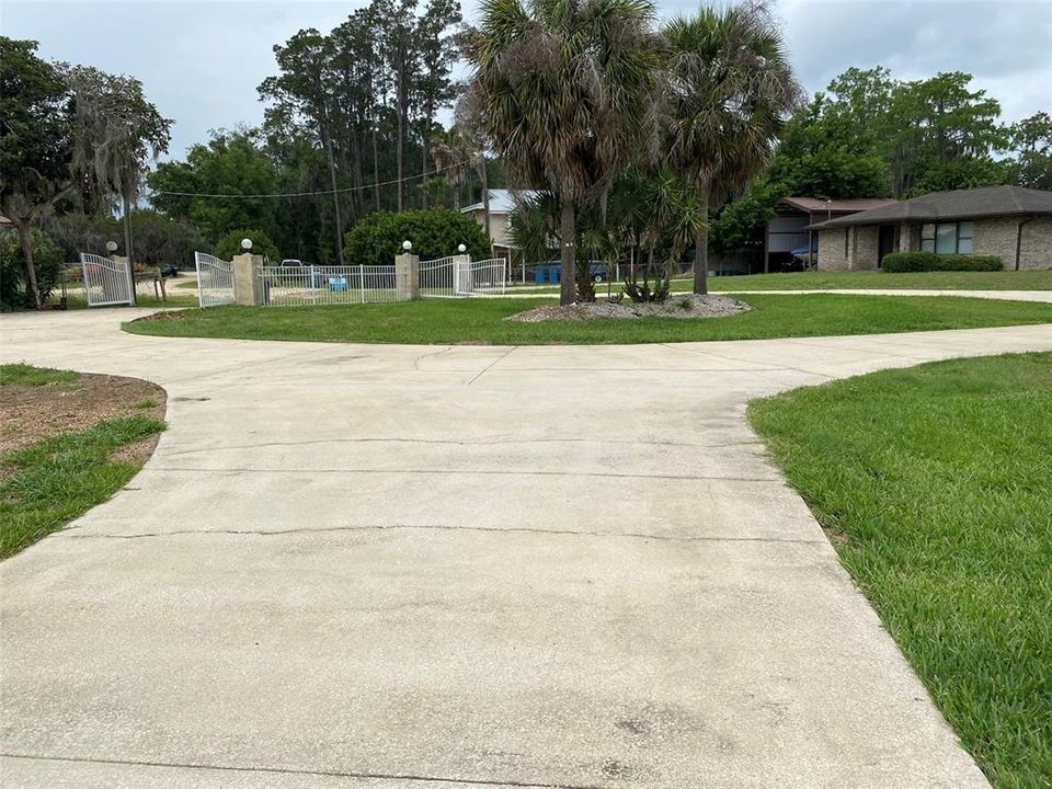 For Sale: $714,900 (4 beds, 2 baths, 3570 Square Feet)