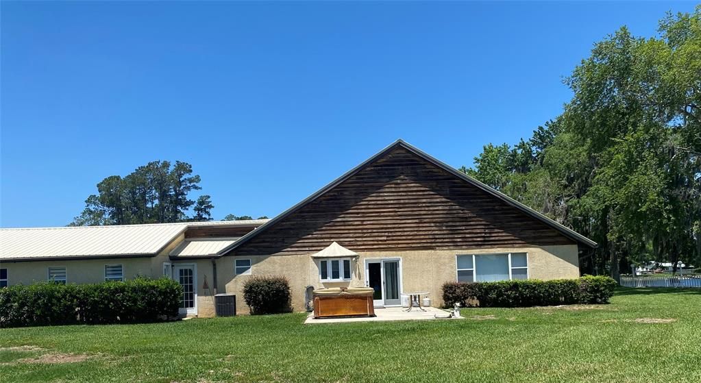 For Sale: $714,900 (4 beds, 2 baths, 3570 Square Feet)