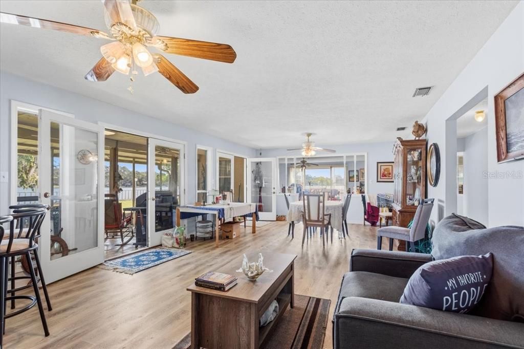 For Sale: $714,900 (4 beds, 2 baths, 3570 Square Feet)