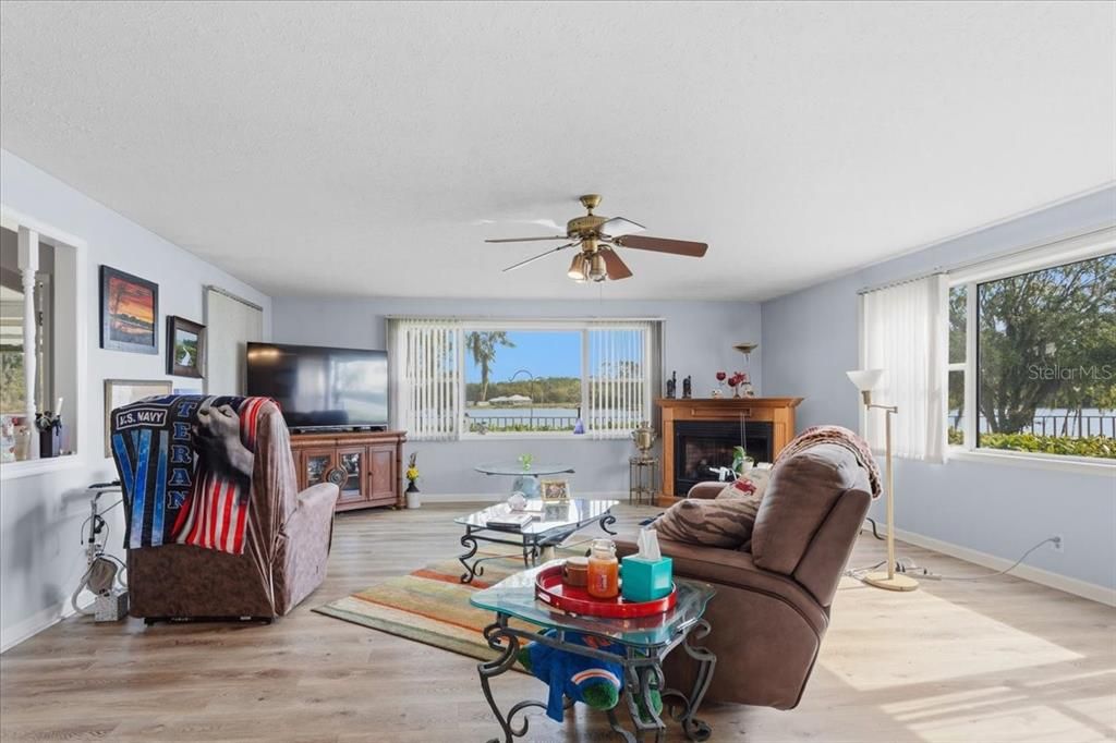 For Sale: $714,900 (4 beds, 2 baths, 3570 Square Feet)