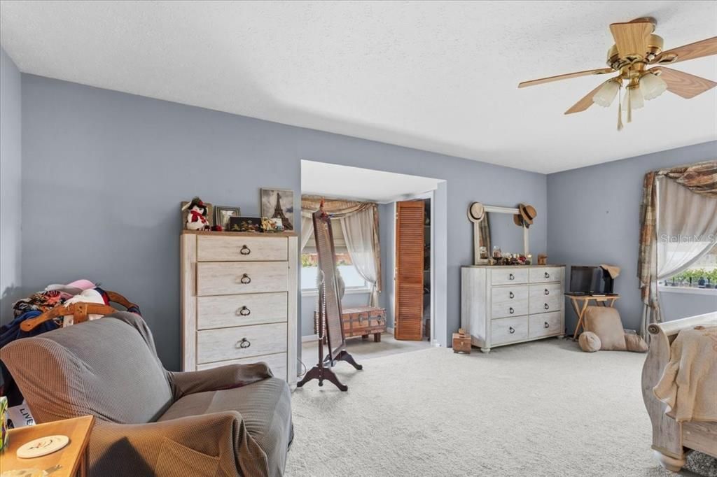 For Sale: $714,900 (4 beds, 2 baths, 3570 Square Feet)