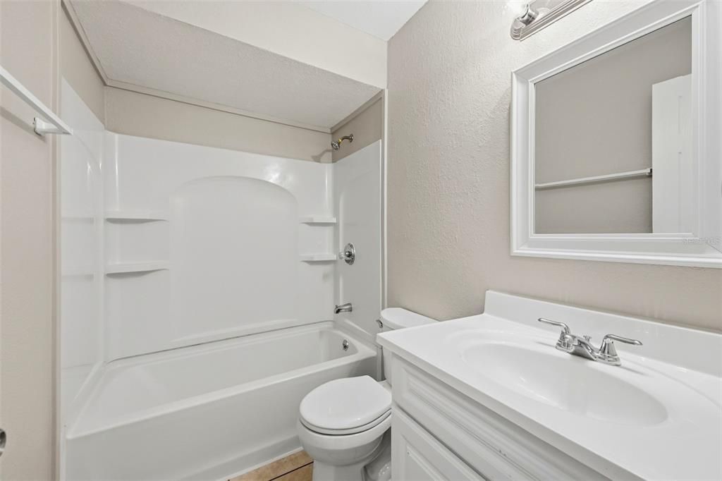 На продажу: $359,900 (4 спален, 2 ванн, 1267 Квадратных фут)