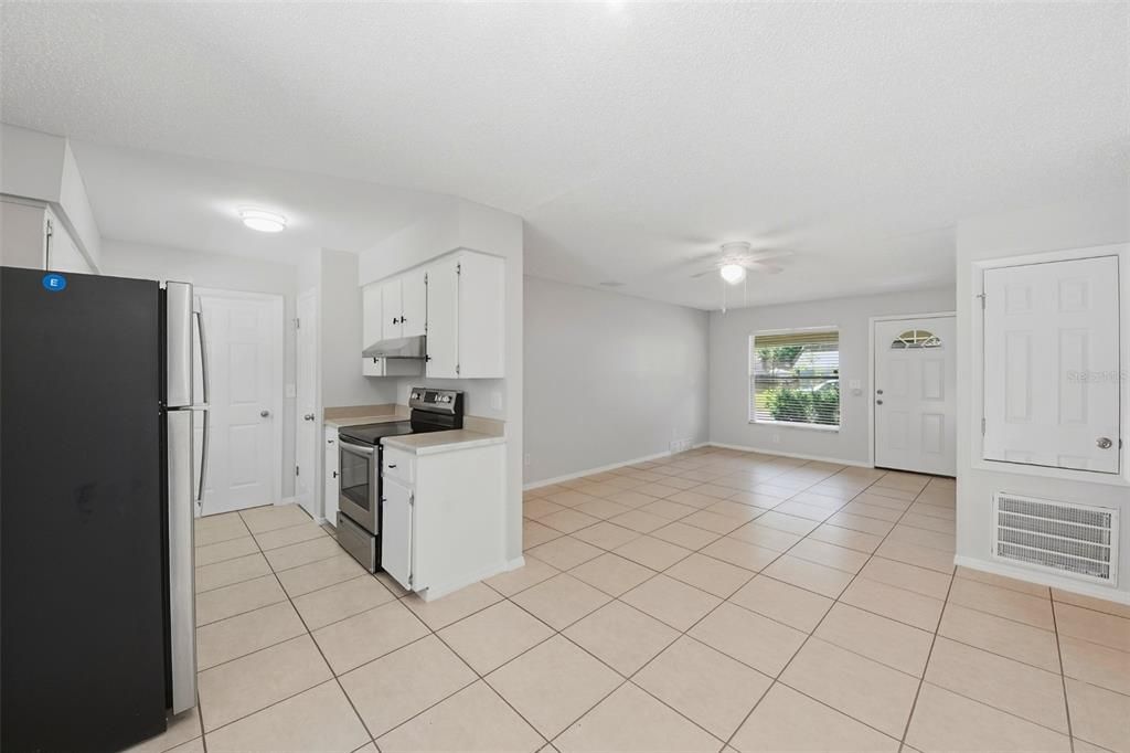 На продажу: $359,900 (4 спален, 2 ванн, 1267 Квадратных фут)