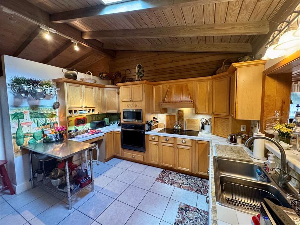 For Sale: $2,400,000 (4 beds, 3 baths, 3341 Square Feet)