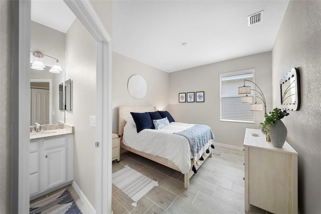 For Sale: $734,900 (3 beds, 3 baths, 2434 Square Feet)