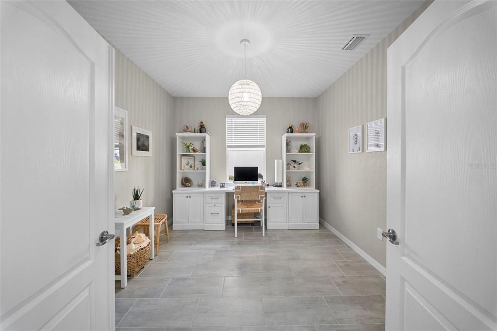 For Sale: $734,900 (3 beds, 3 baths, 2434 Square Feet)