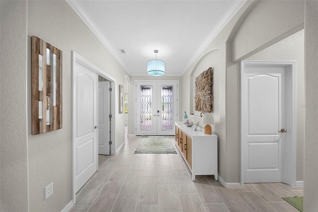 For Sale: $734,900 (3 beds, 3 baths, 2434 Square Feet)