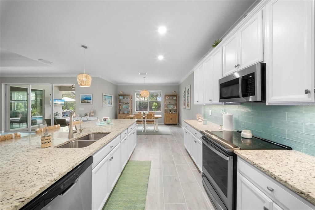 For Sale: $734,900 (3 beds, 3 baths, 2434 Square Feet)