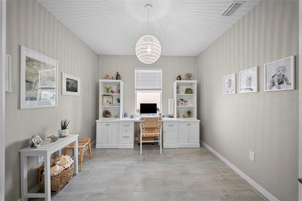 For Sale: $734,900 (3 beds, 3 baths, 2434 Square Feet)
