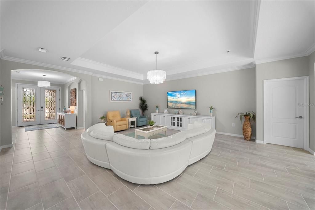 For Sale: $734,900 (3 beds, 3 baths, 2434 Square Feet)