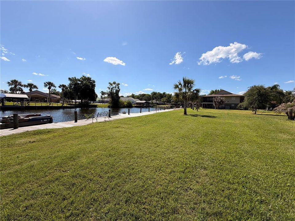 For Sale: $189,000 (2 beds, 1 baths, 832 Square Feet)