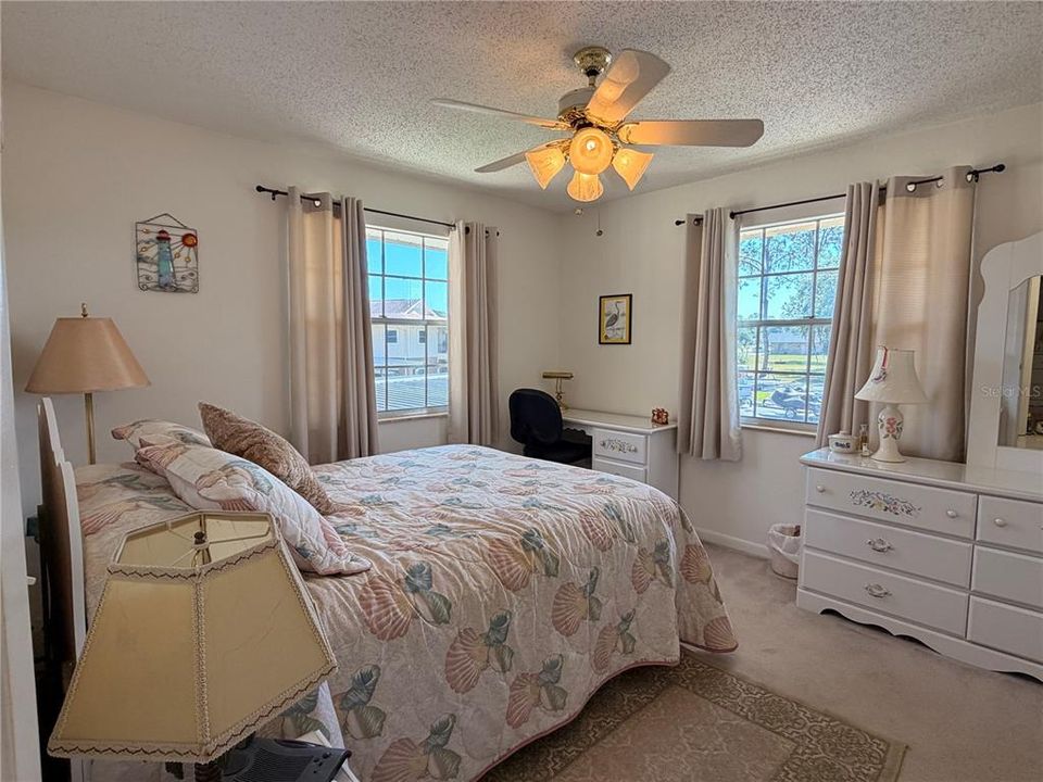 For Sale: $189,000 (2 beds, 1 baths, 832 Square Feet)