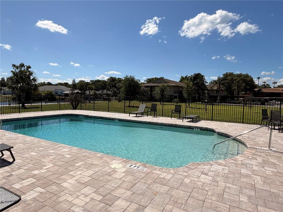 For Sale: $189,000 (2 beds, 1 baths, 832 Square Feet)