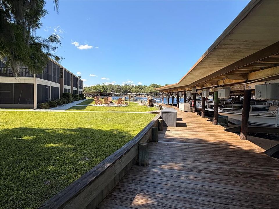 For Sale: $189,000 (2 beds, 1 baths, 832 Square Feet)