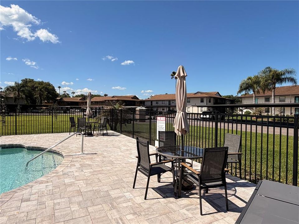 For Sale: $189,000 (2 beds, 1 baths, 832 Square Feet)