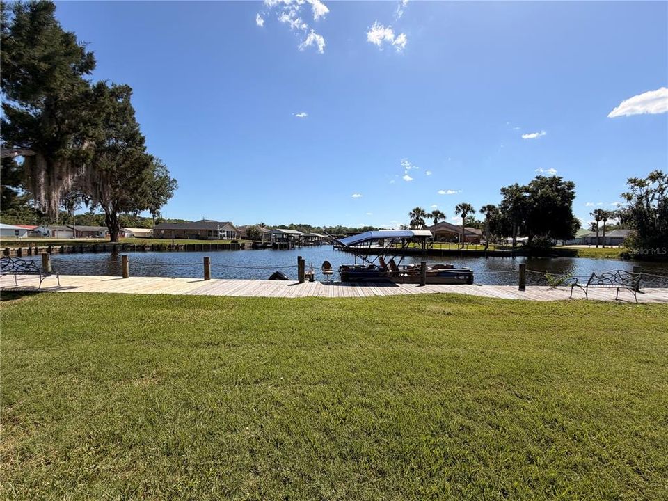 For Sale: $189,000 (2 beds, 1 baths, 832 Square Feet)