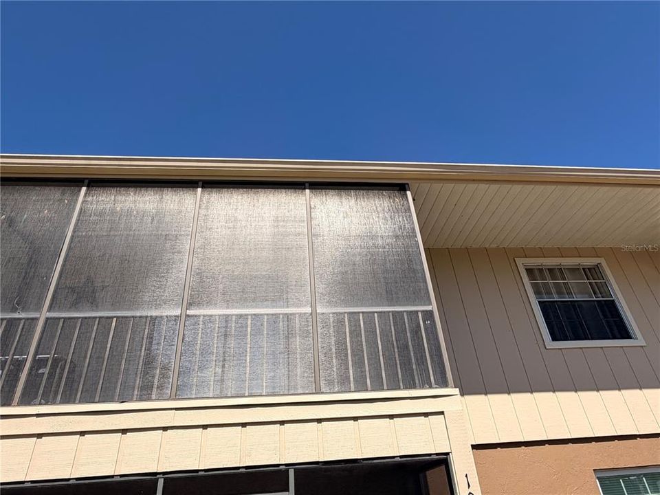 For Sale: $189,000 (2 beds, 1 baths, 832 Square Feet)