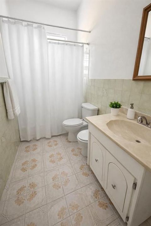 En Venta: $229,000 (4 camas, 2 baños, 0 Pies cuadrados)