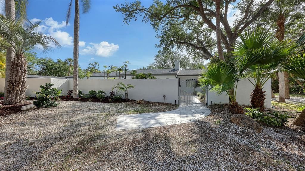 For Sale: $2,350,000 (4 beds, 4 baths, 2977 Square Feet)